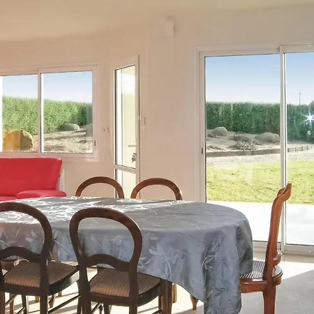 2 Bedroom Awesome In * Kerlouan